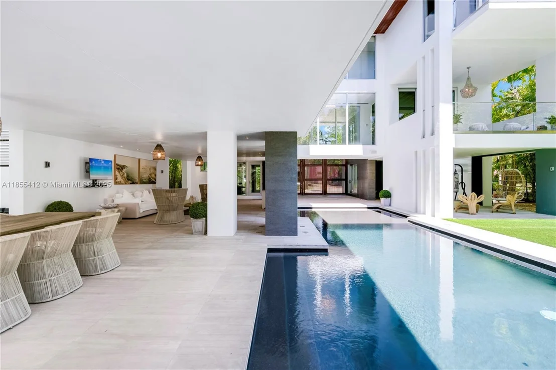 Photo of 545 SABAL PALM