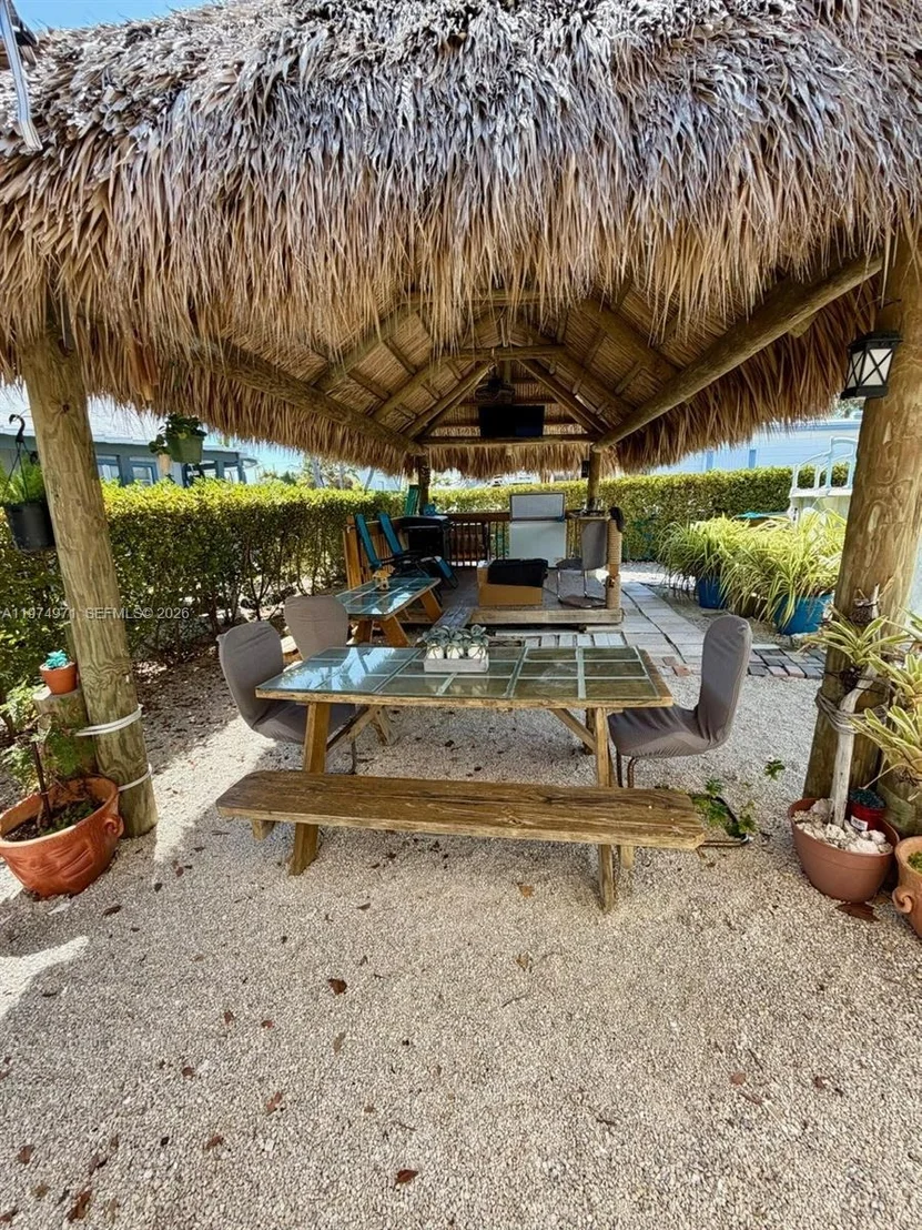 Photo of 212 Banyan Ln