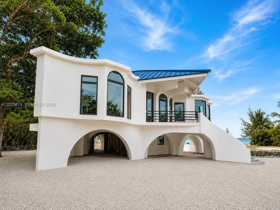 Photo of 1557 Long Beach Dr