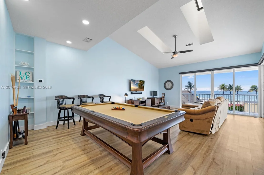 Photo of 311 N N Surf Rd