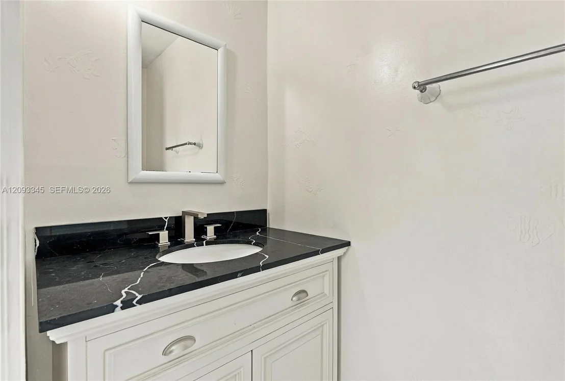 Photo of 444 Glenbrook Dr