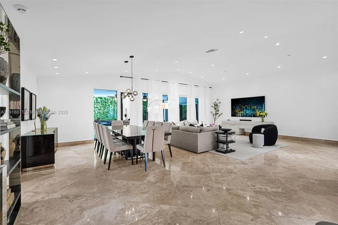 Photo of 145 Bal Bay Dr