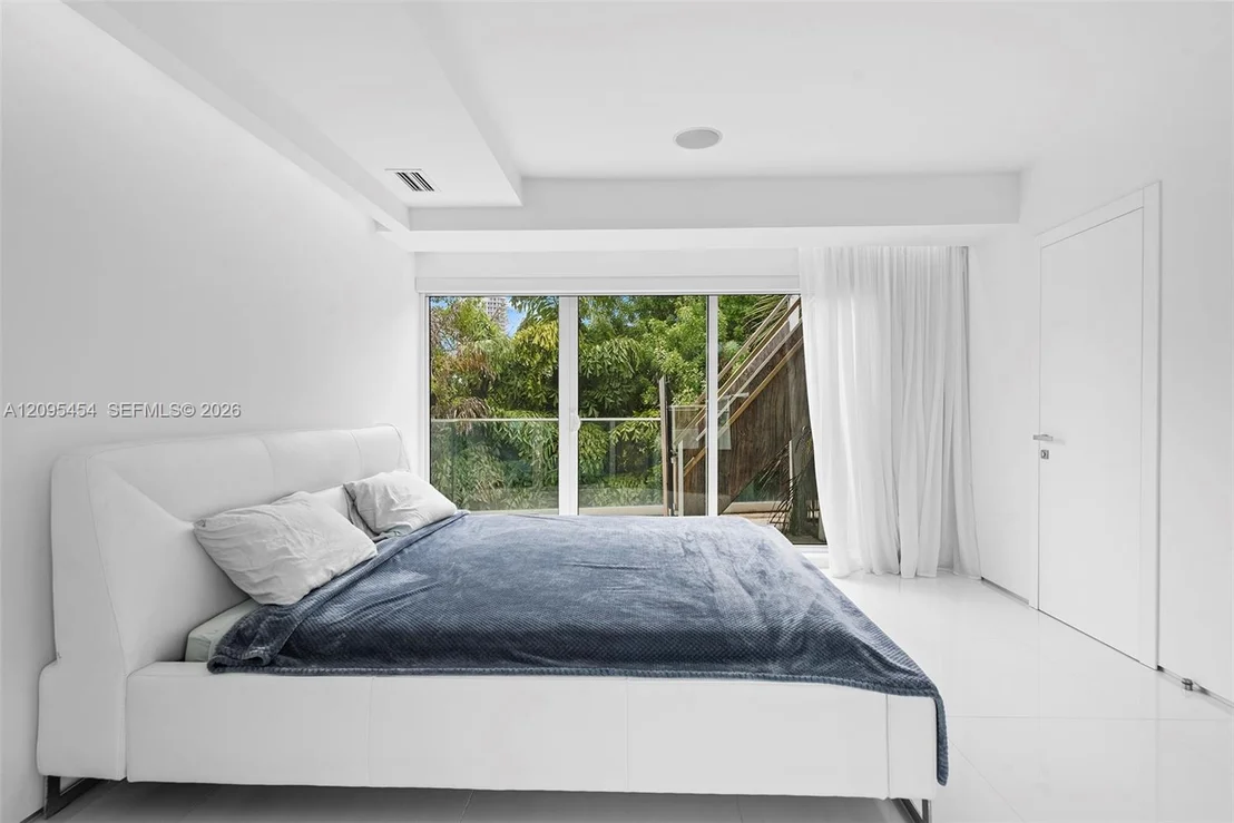 Photo of 480 Ocean Blvd