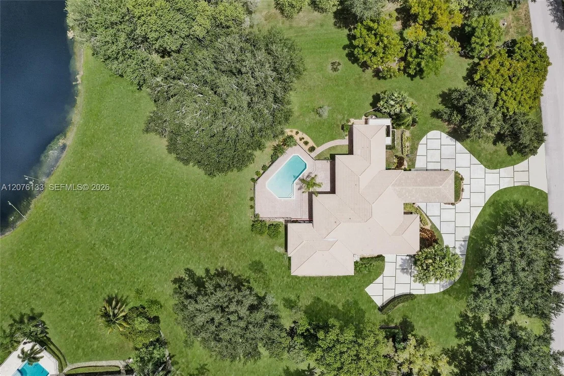 Photo of 2725 Hunter Rd