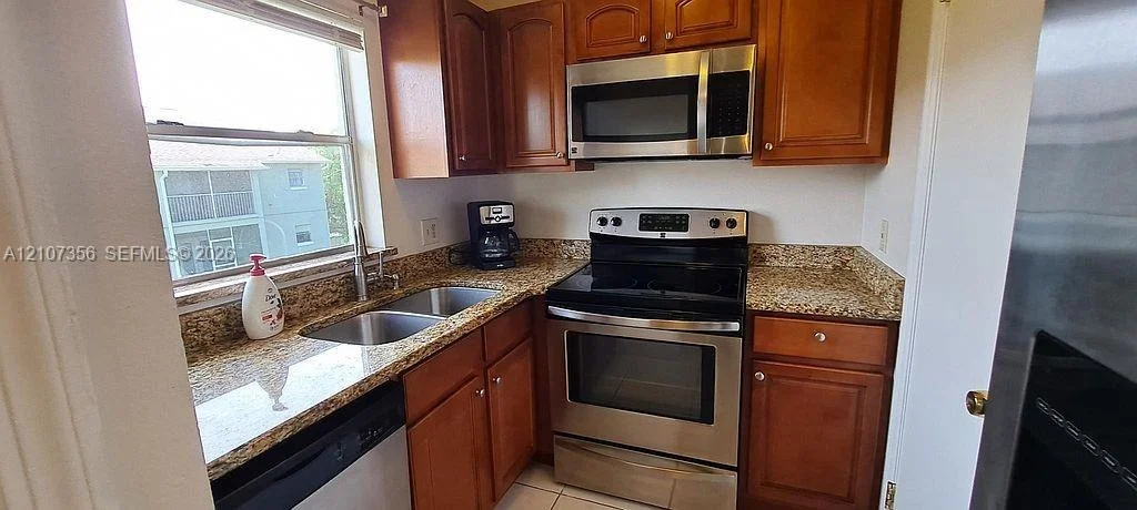 Photo of Unit 4 at 4100 Pershing Pointe Place