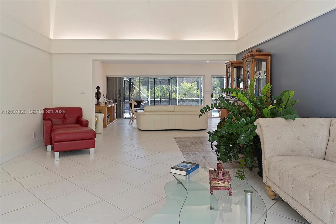 Photo of 5010 Banyan Ln