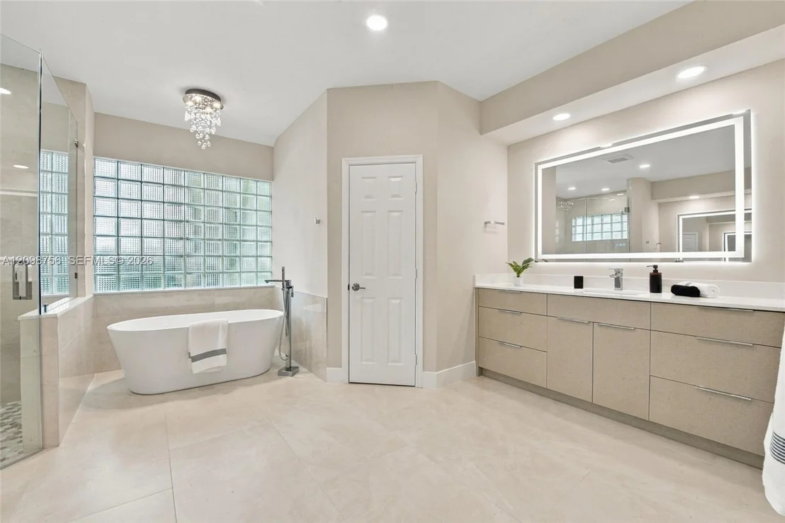 Photo of 158 Dockside Cir