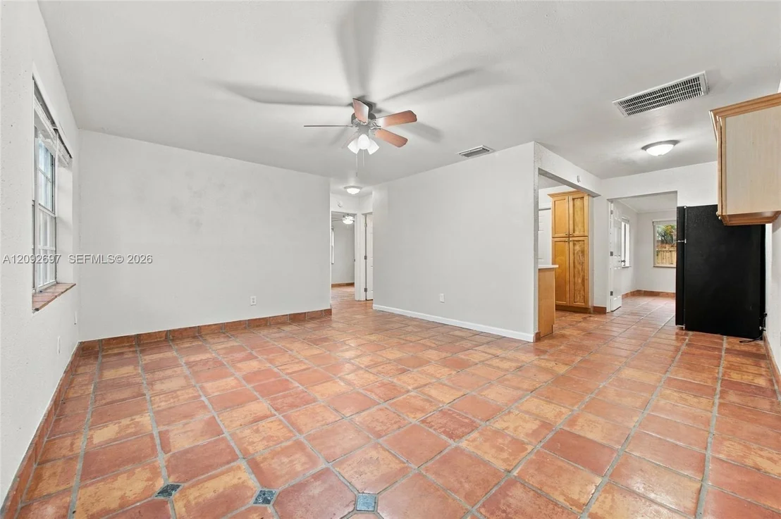 Photo of 49 W Mango Rd