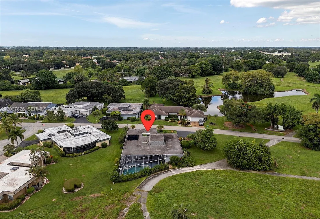 Photo of 5010 Banyan Ln