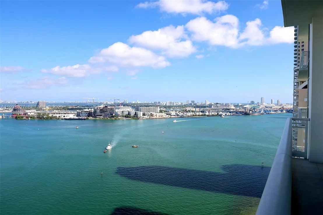Photo of Unit 2002 at 900 Brickell Key Blvd