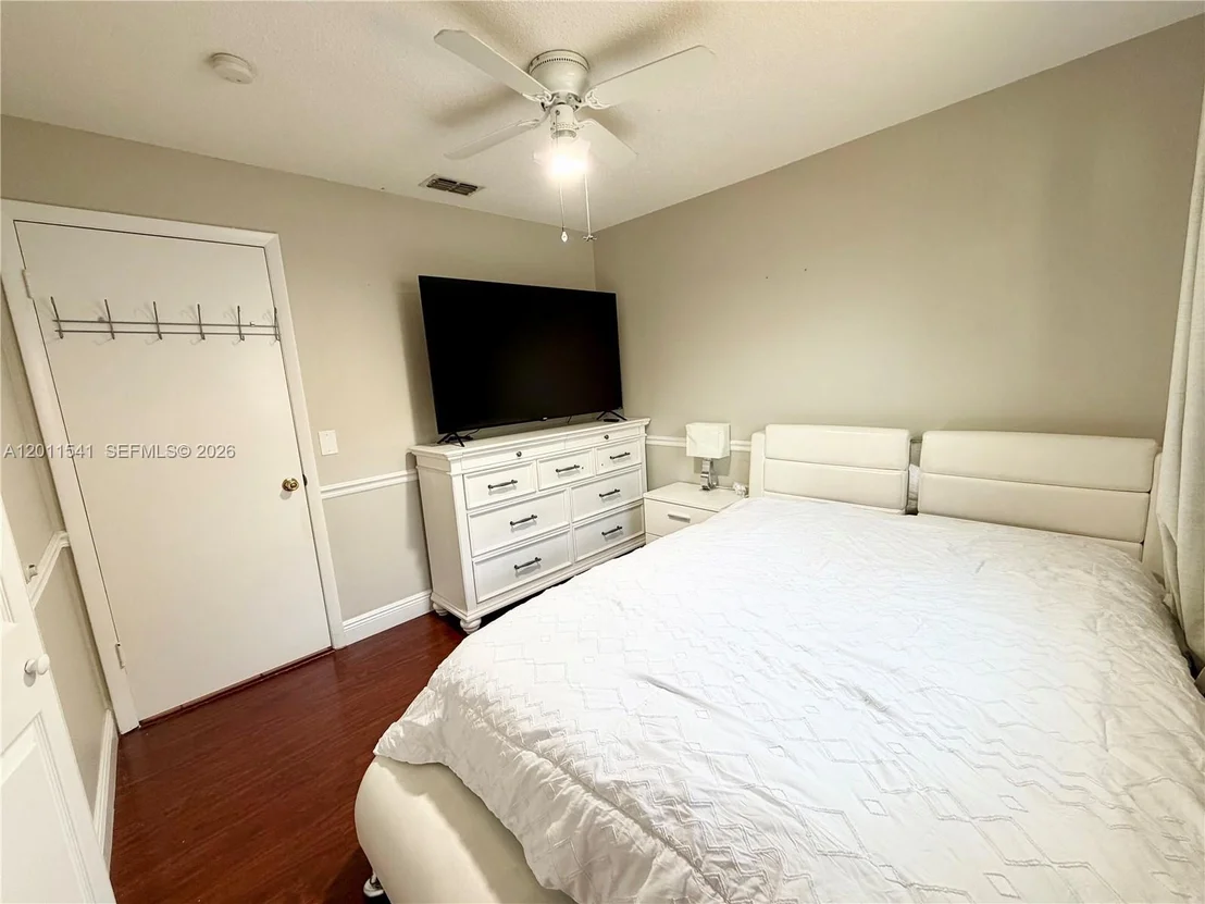 Photo of 143 VALLEY CIR
