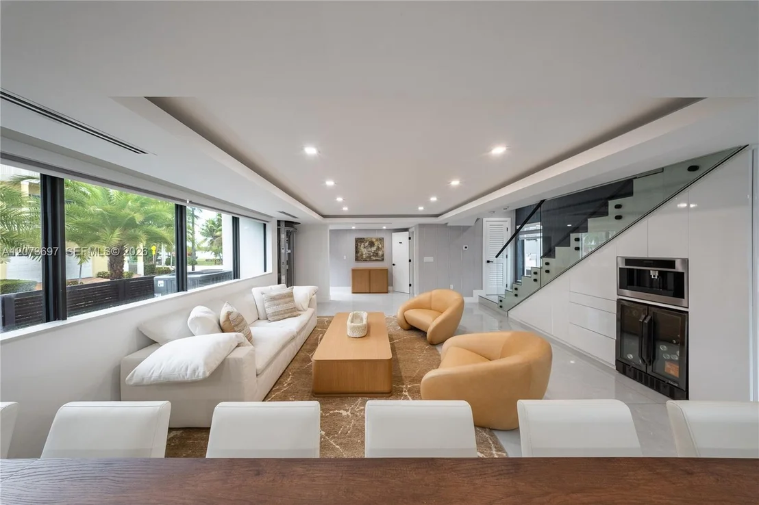 Photo of 5601 N Ocean Dr