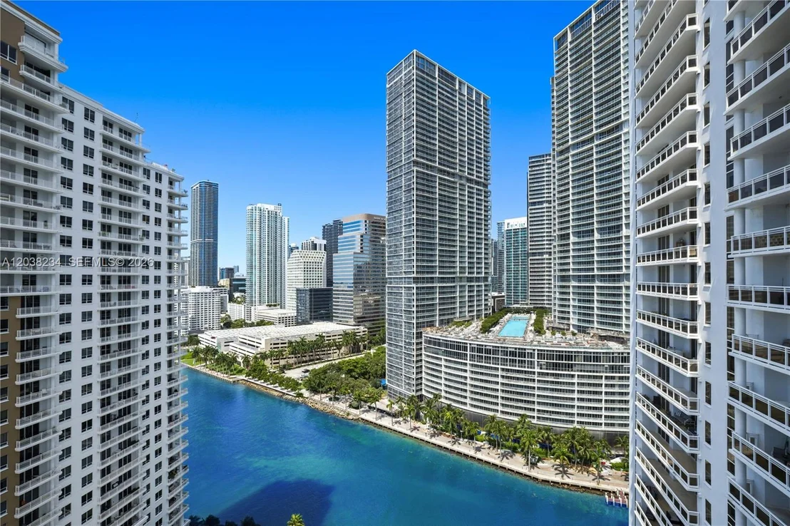 Photo of Unit 2408 at 901 Brickell Key Blvd