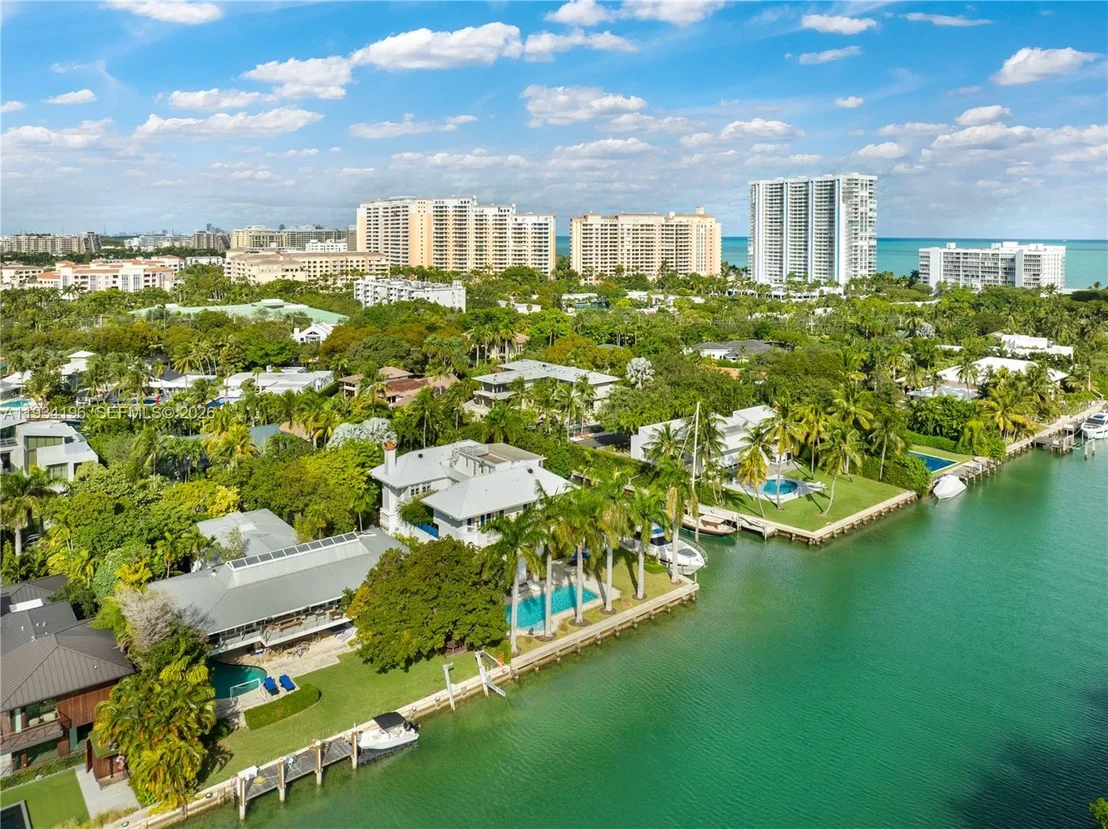 Photo of 100 Cape Florida Dr