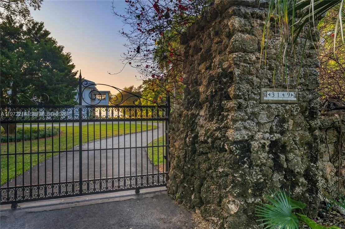 Photo of 3149 Brickell Ave