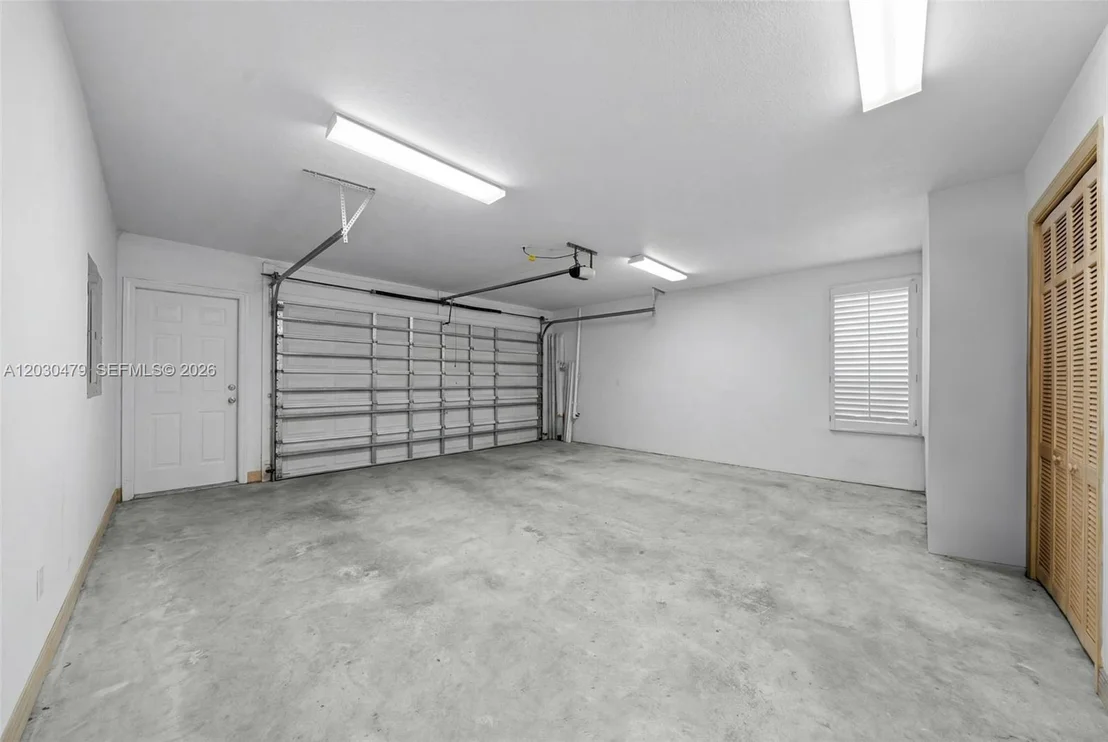 Photo of 6020 W Suburban Dr