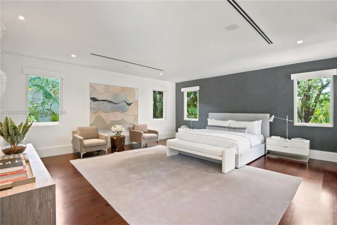 Photo of 2820 Brickell Ave