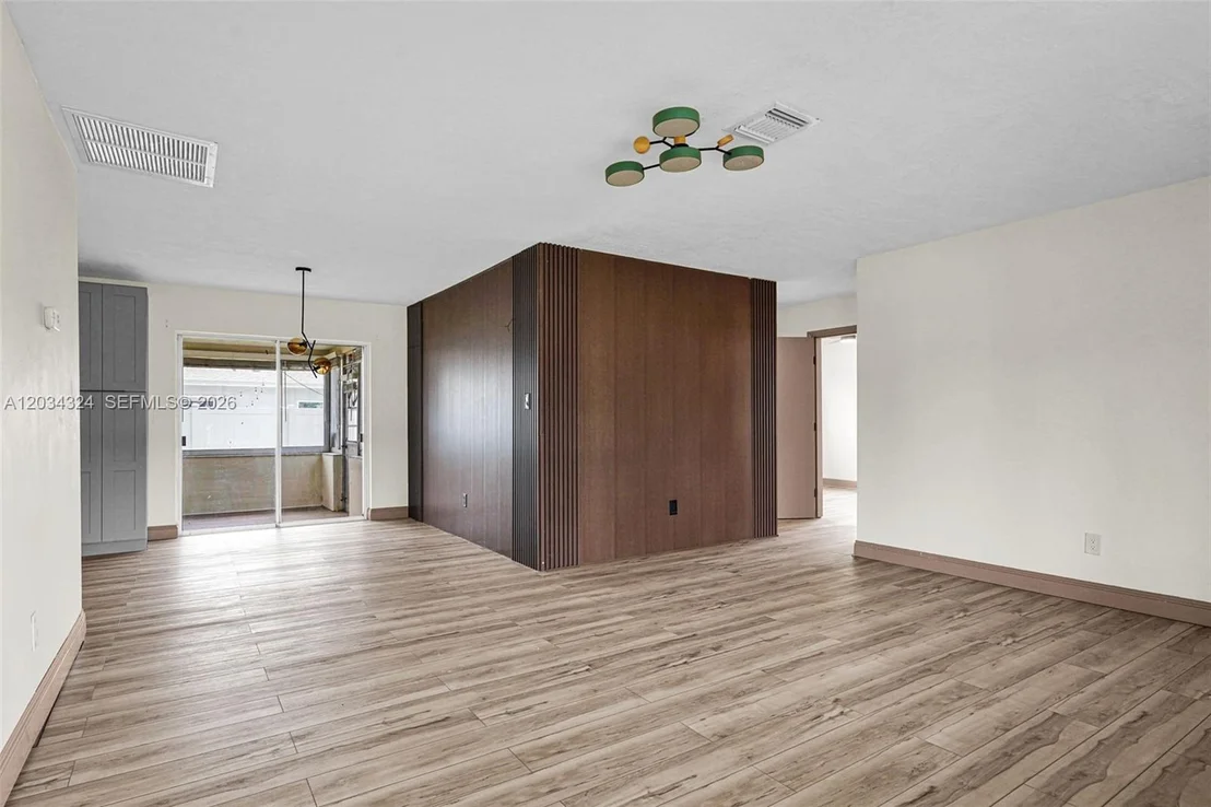 Photo of 3140 NE 9th Ter