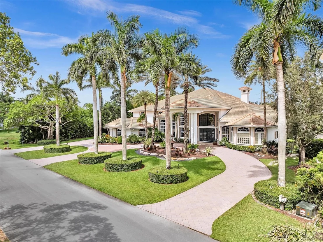 Photo of 3828 Pine Lake Dr