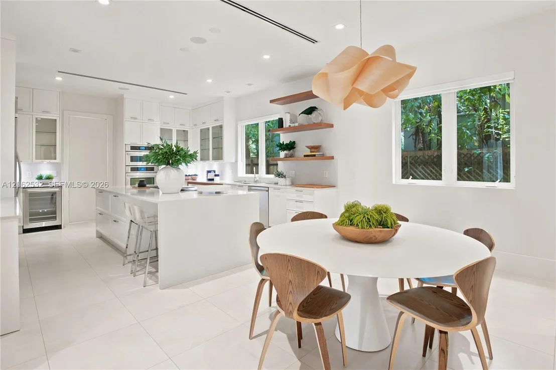 Photo of 2820 Brickell Ave