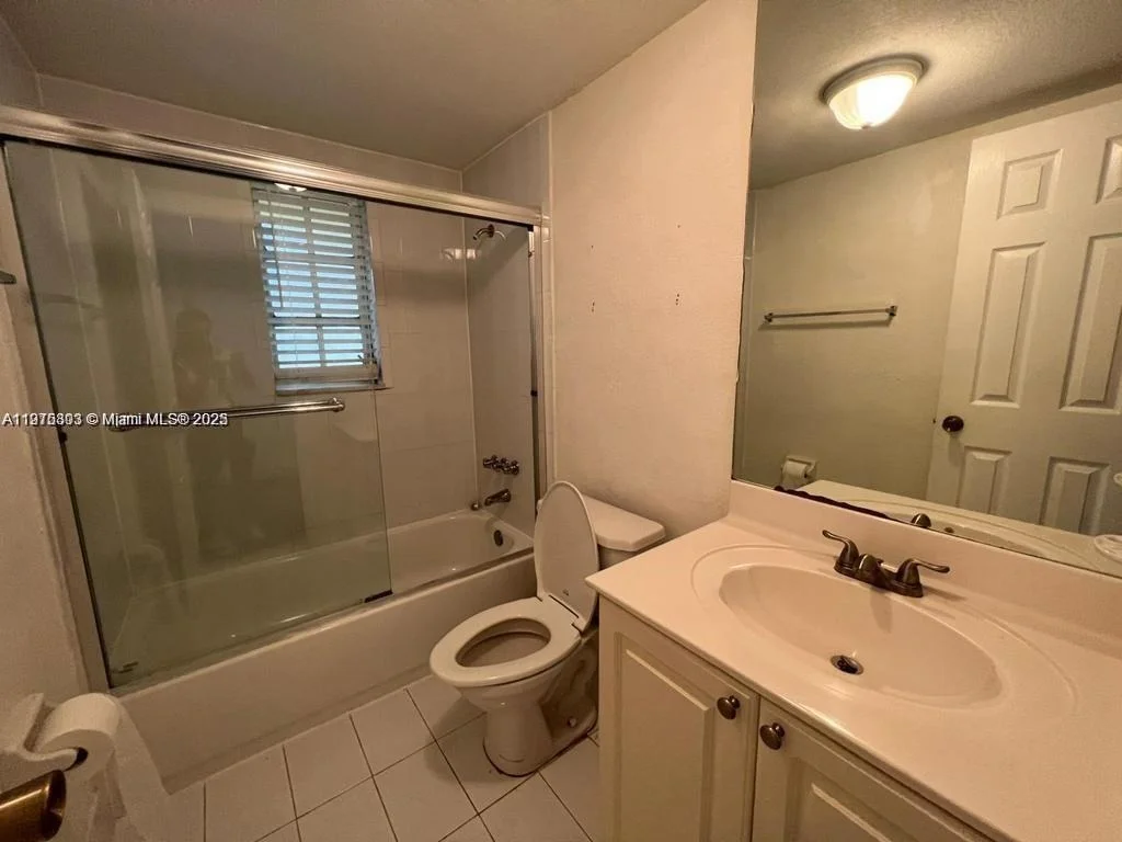 Photo of Unit 3209 at 