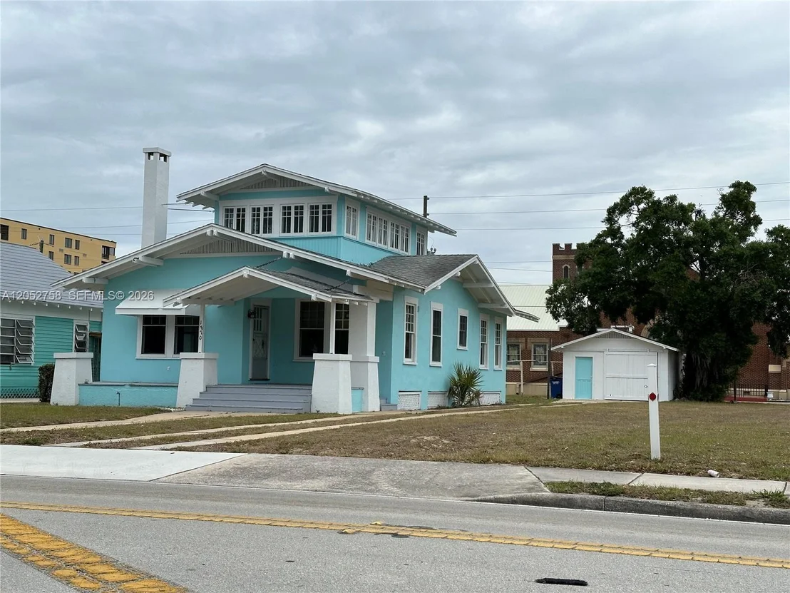 Photo of 1870 Lakeview Rd