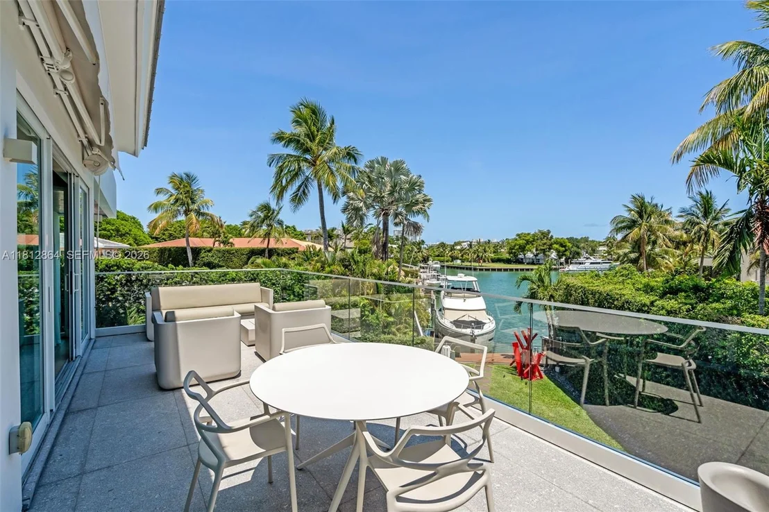 Photo of 420 Island Dr