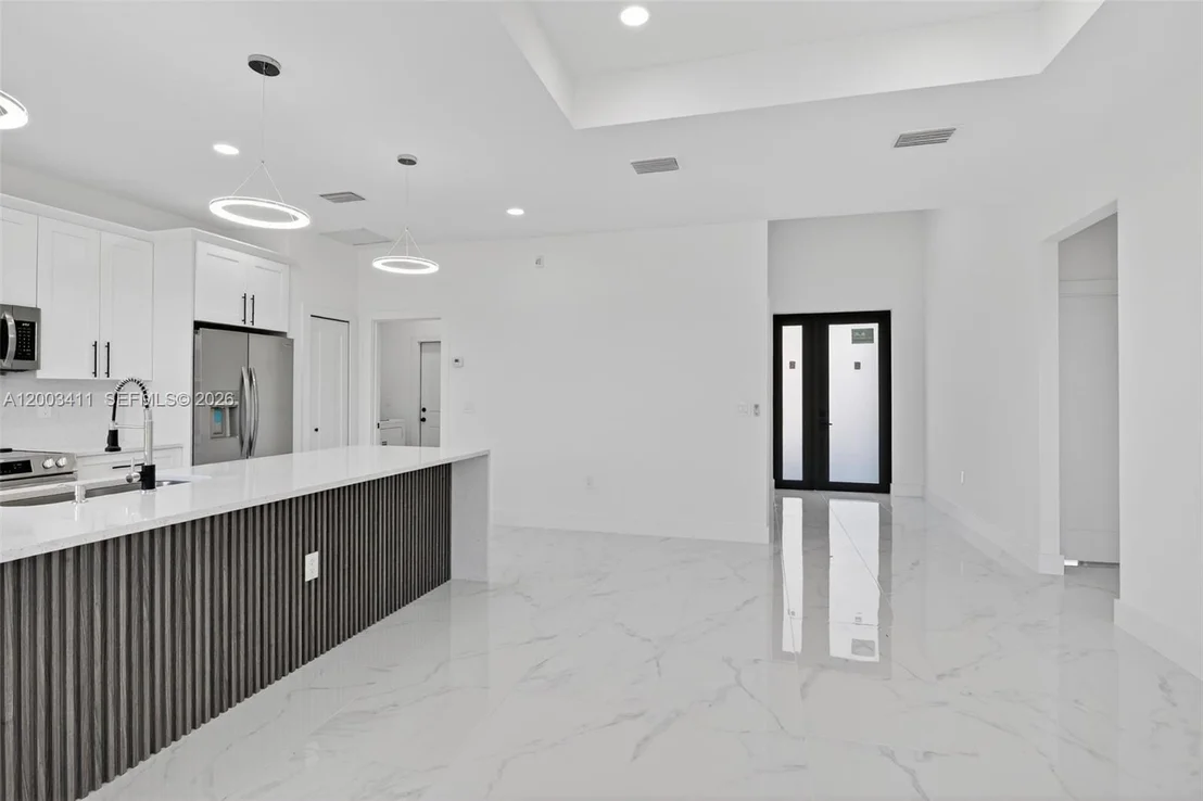 Photo of 312 Rand Ave.