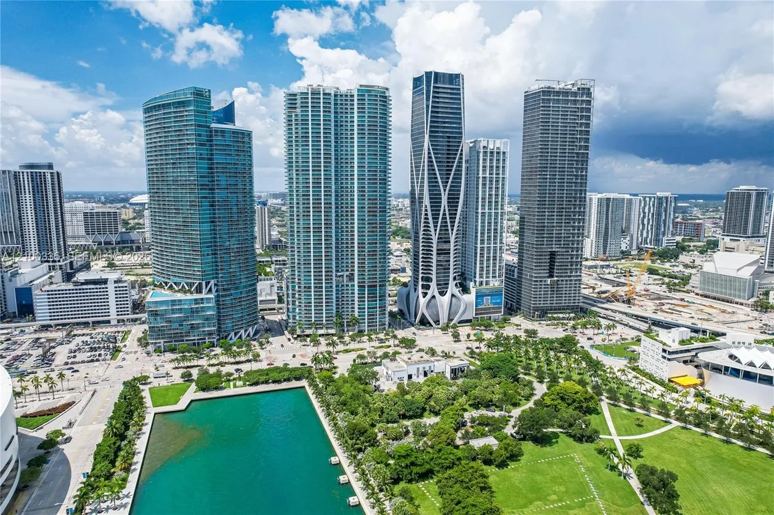 Photo of Unit 3003 at 900 Biscayne Blvd