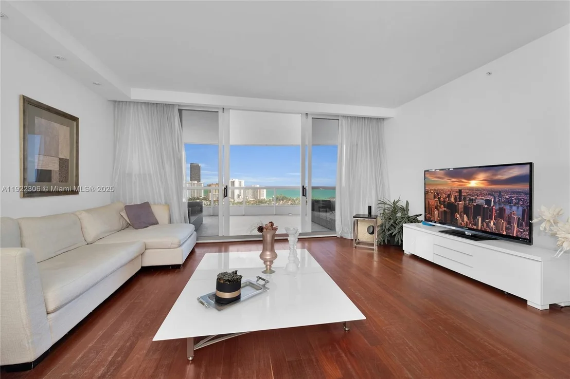 Photo of Unit 2001 at 21050 Point Pl