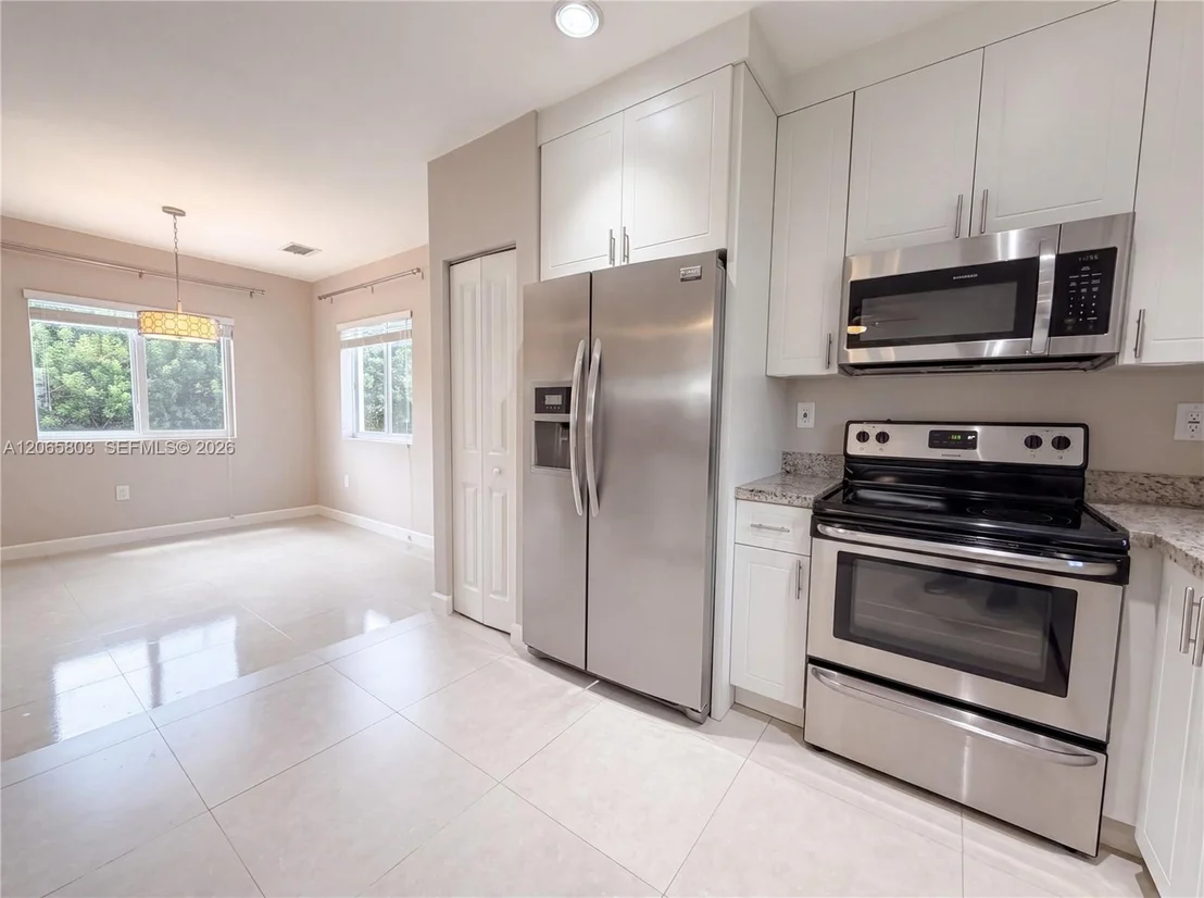 Photo of 17 Lakeview Dr