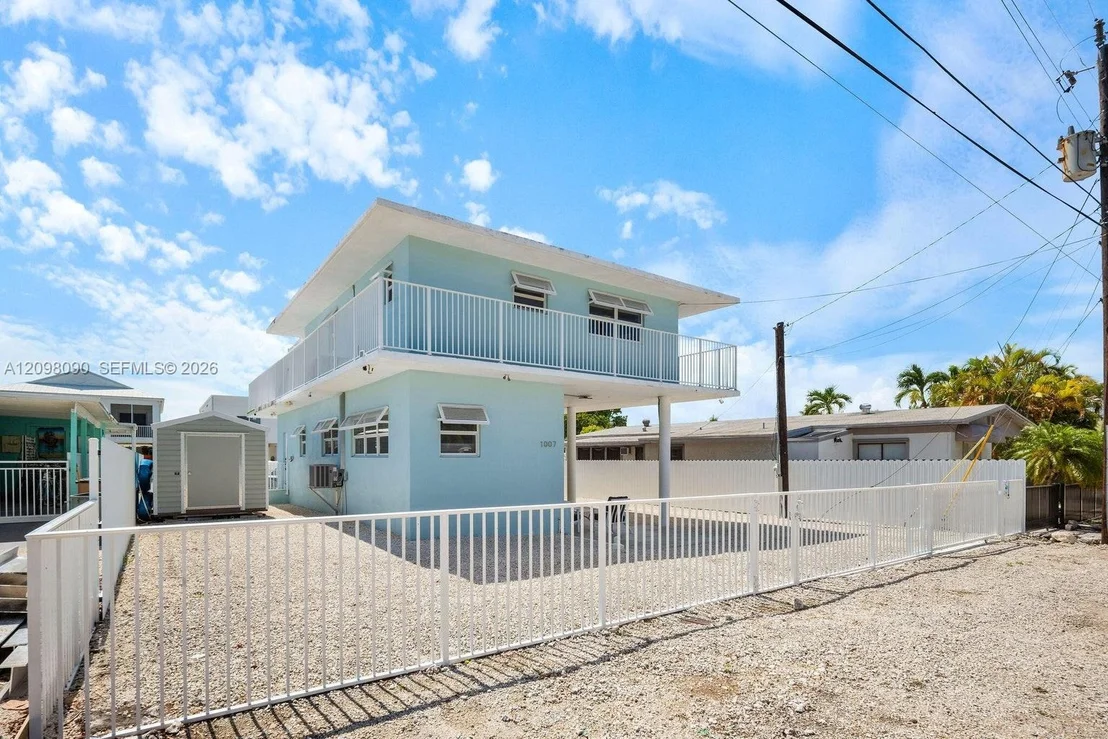 Photo of 1007 Hialeah Ln