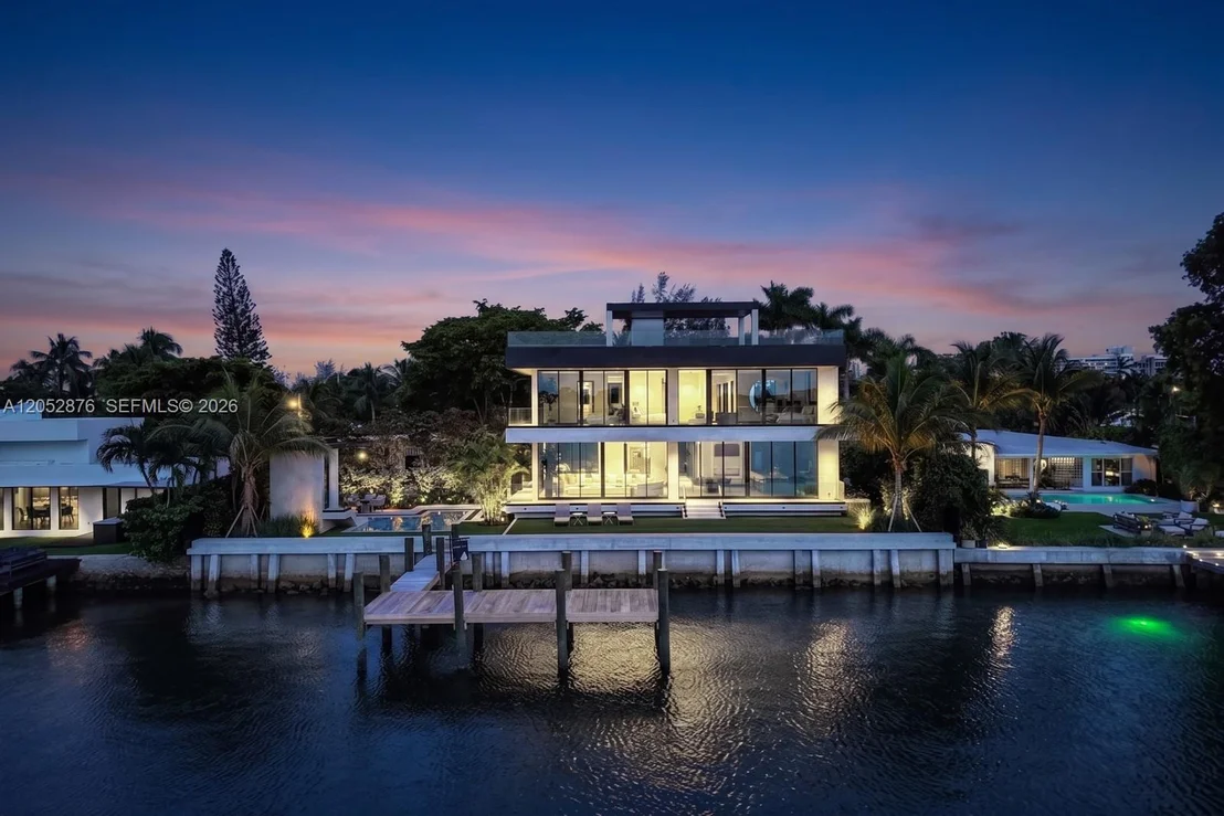 Photo of 1141 N Biscayne Point Rd