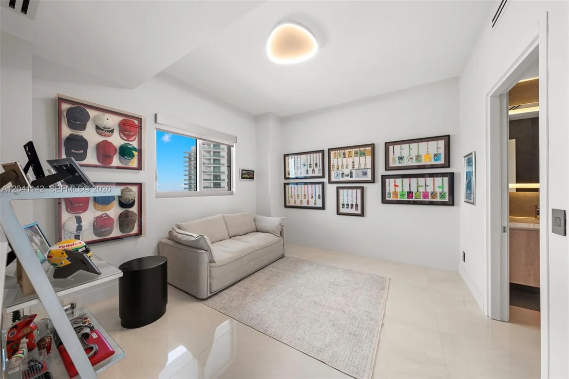 Photo of Unit 5404 at 888 Biscayne Blvd