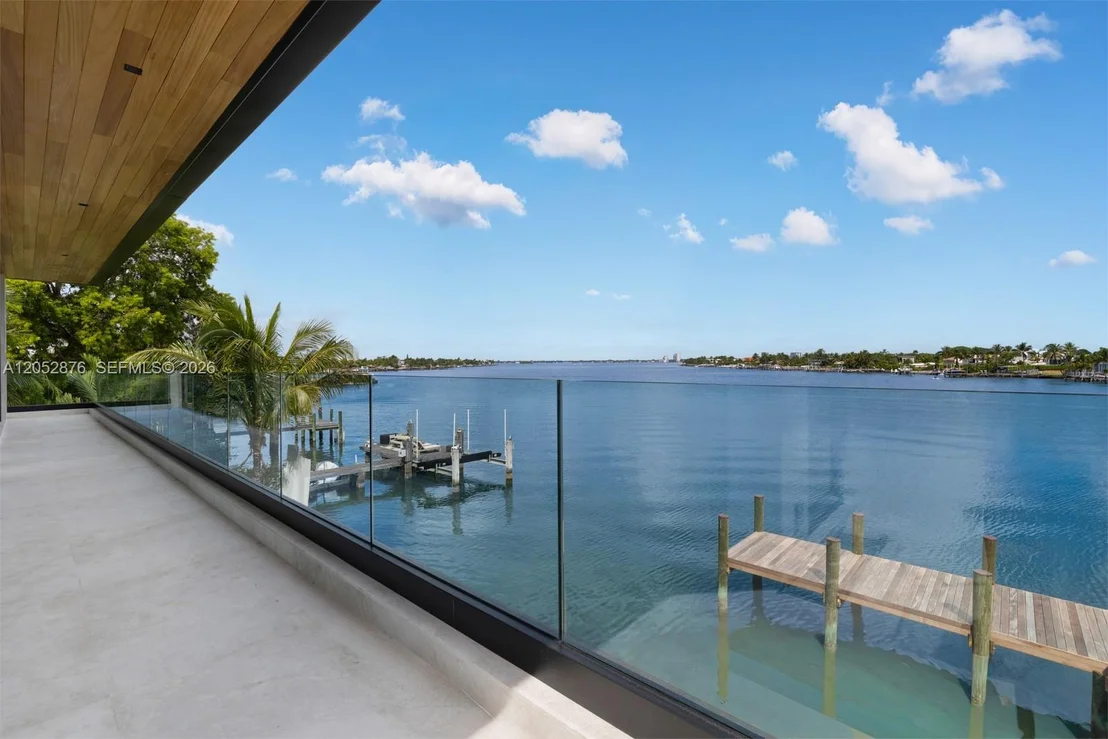 Photo of 1141 N Biscayne Point Rd