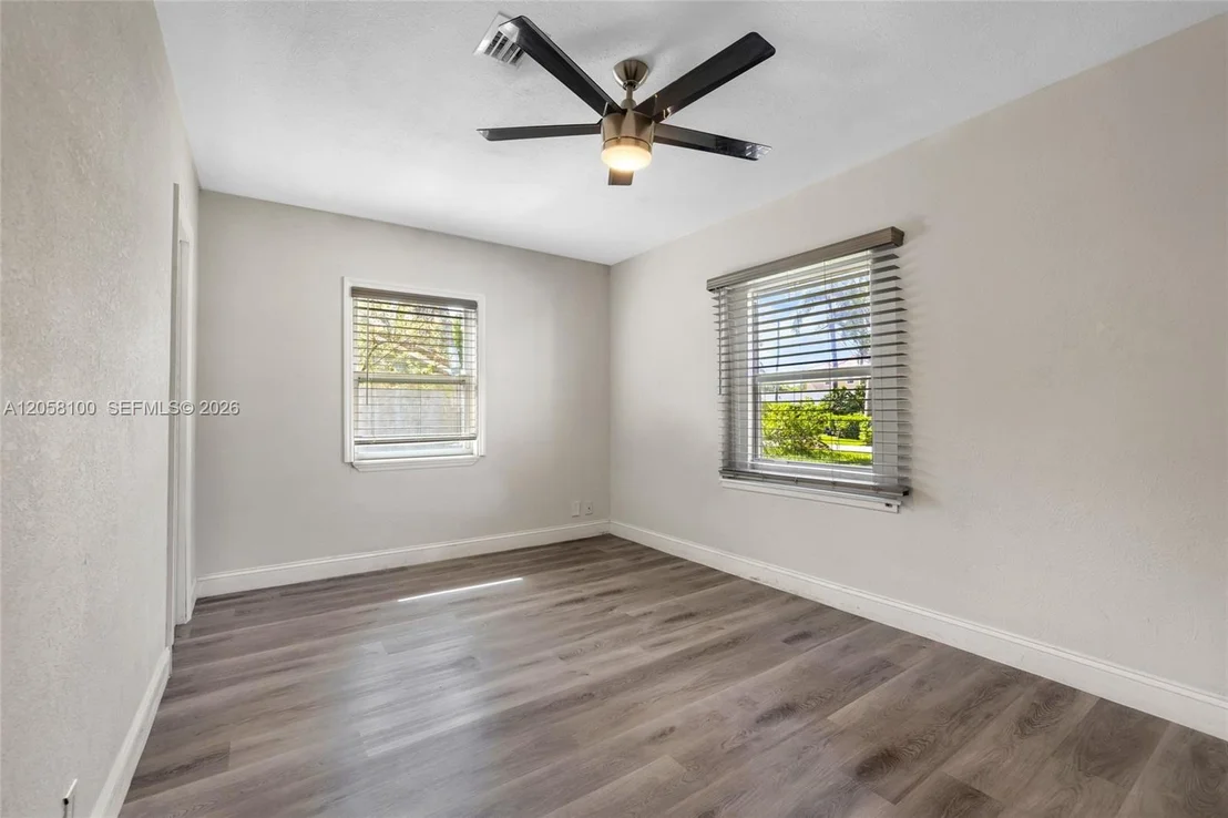 Photo of 3405 Robbins Rd