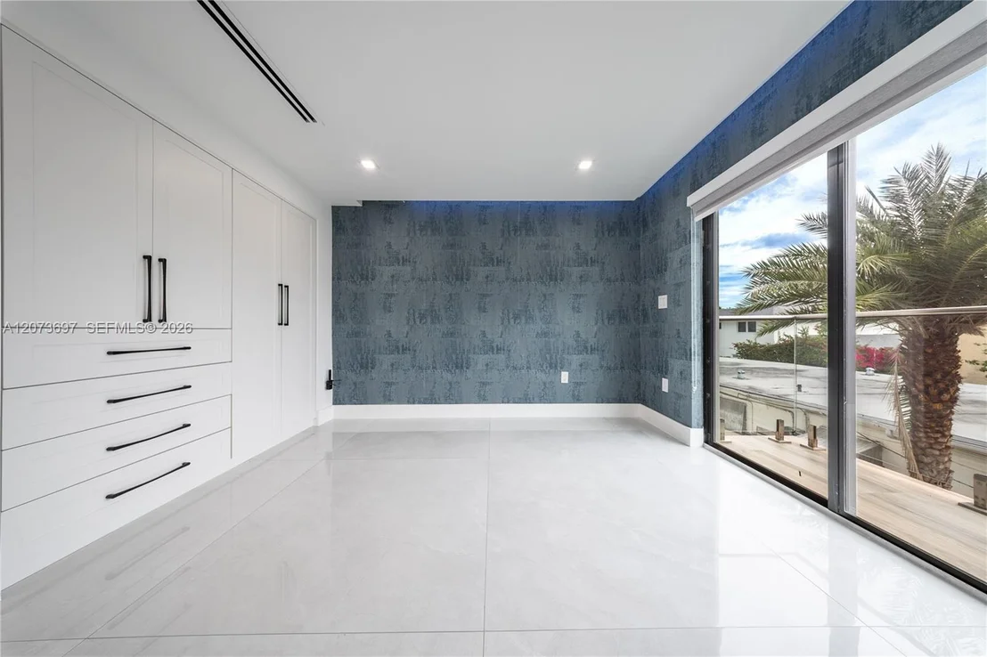 Photo of 5601 N Ocean Dr
