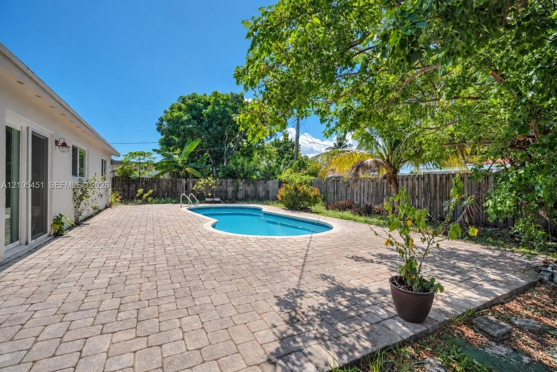 Photo of 4071 NW 3rd Ter