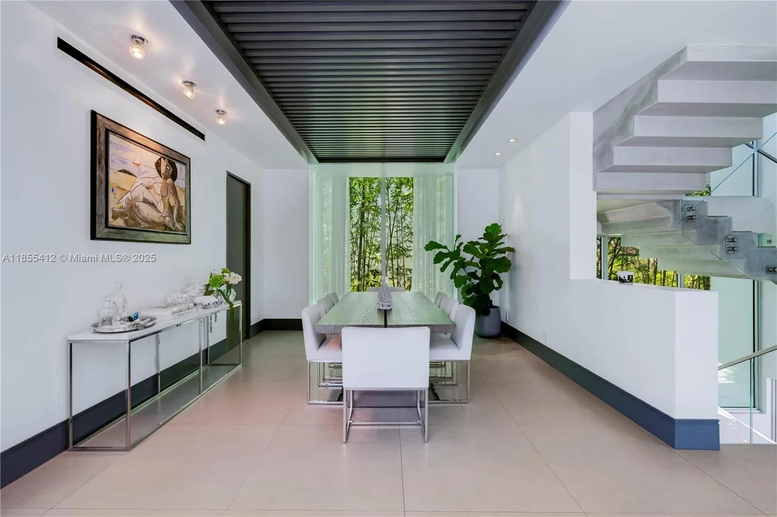 Photo of 545 SABAL PALM