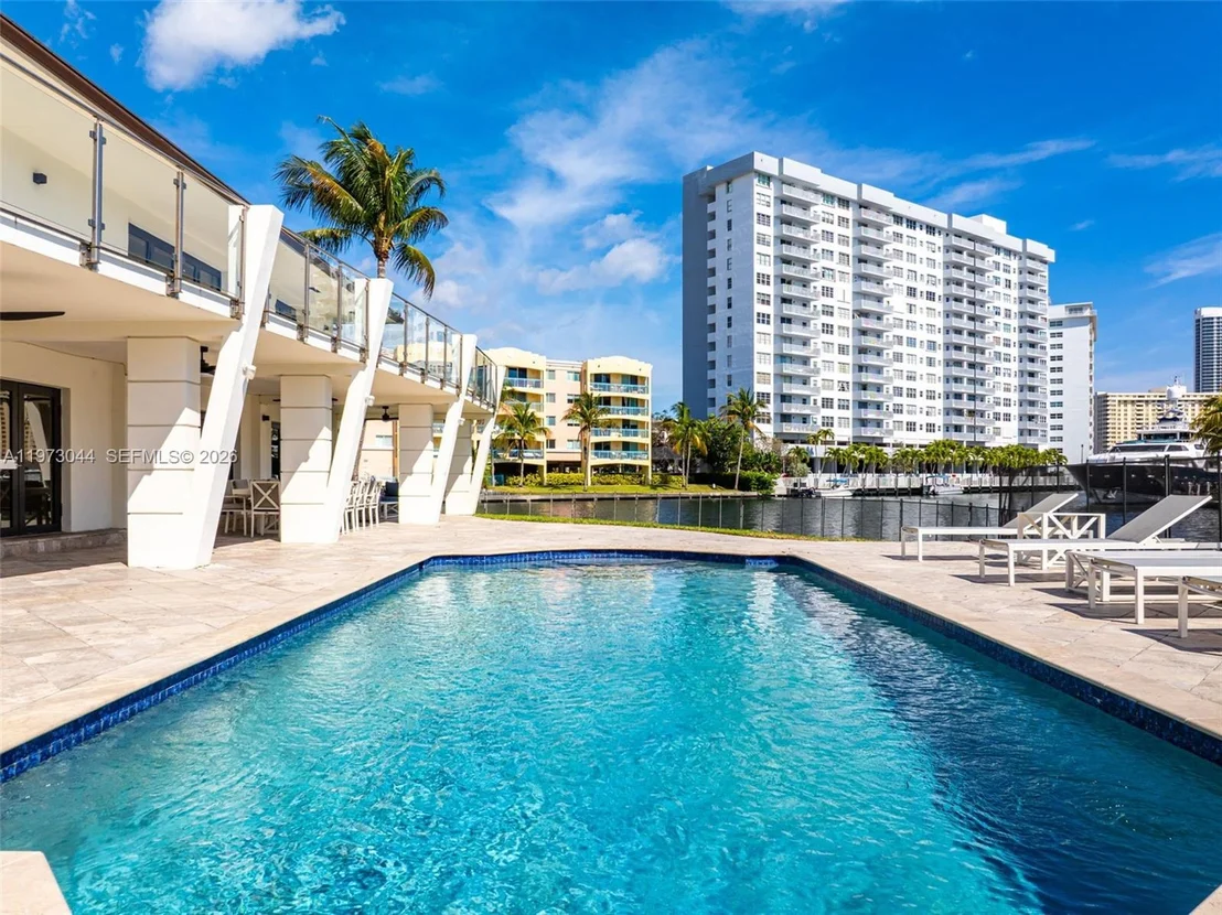 Photo of 501 Hibiscus Dr