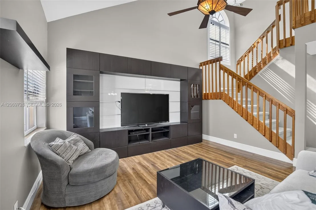 Photo of 2638 Oak Park Cir