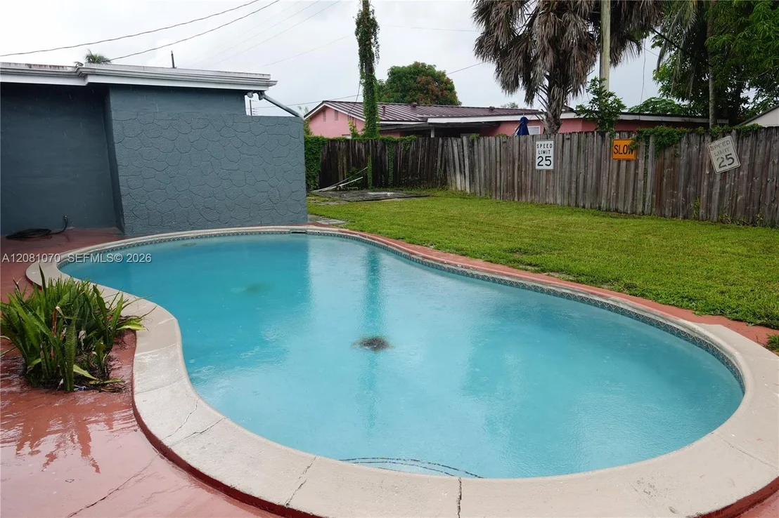 Photo of 2081 Utopia Dr