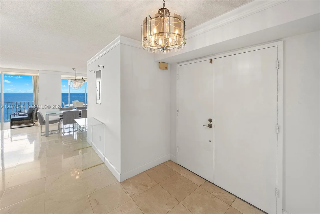 Photo of Unit 16F at 881 Ocean Dr