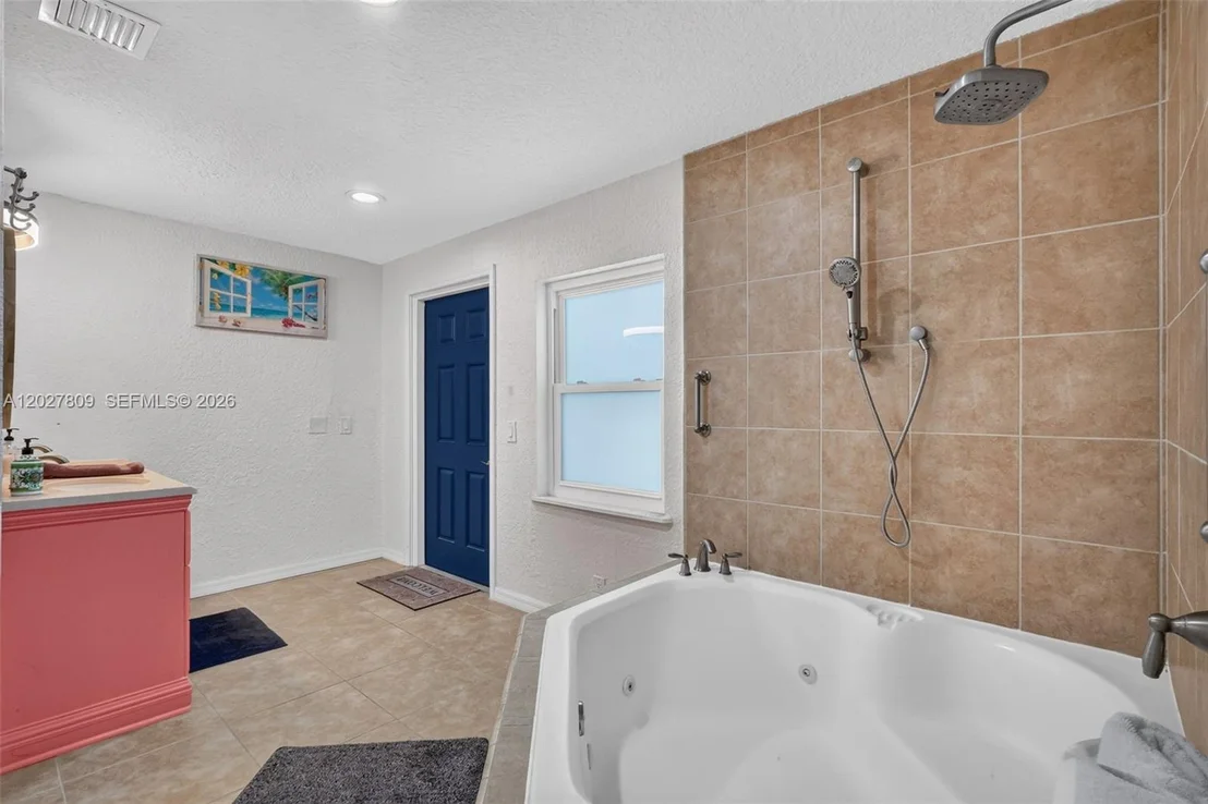 Photo of 1023 SE 7th St