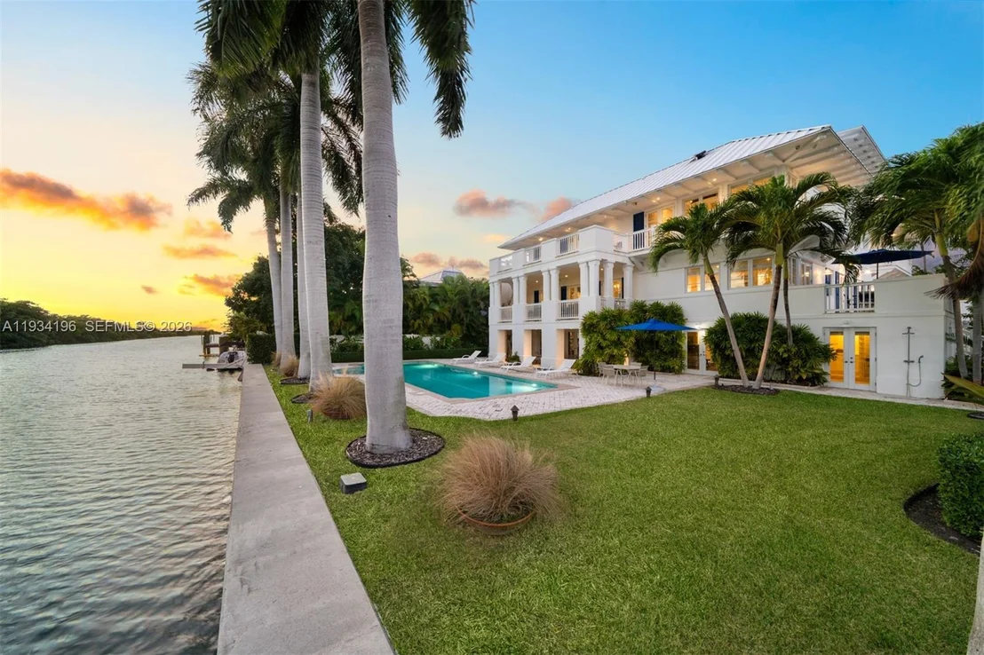 Photo of 100 Cape Florida Dr