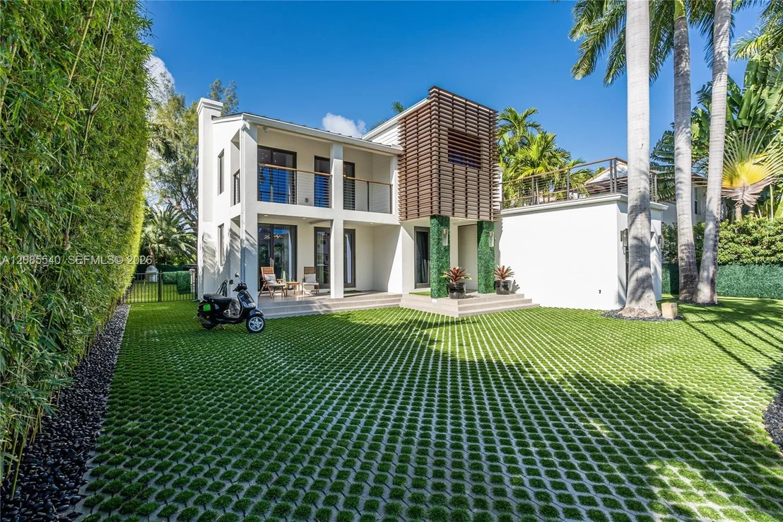 Photo of 2802 Prairie Ave