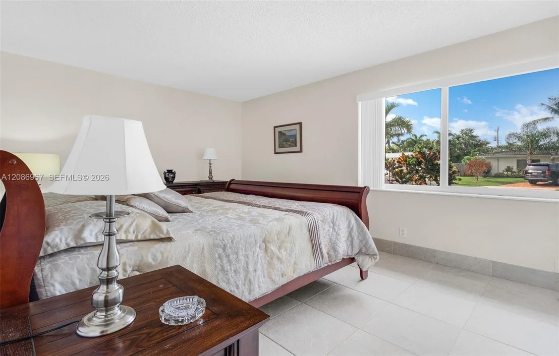 Photo of 1031 SE 14th Dr