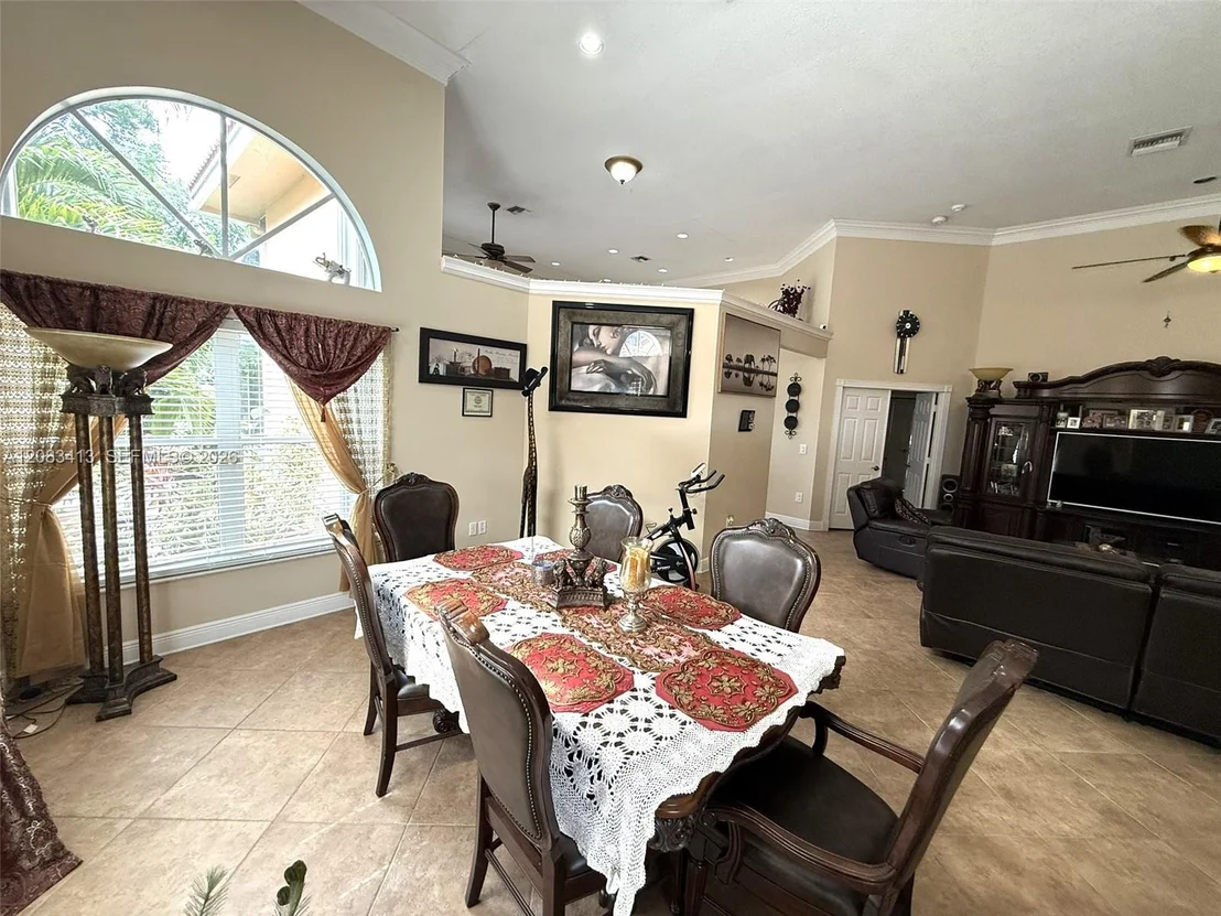 Photo of 7705 Highlands Cir