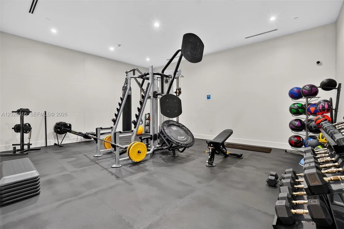 Photo of Unit 906 at 801 Brickell Key Blvd