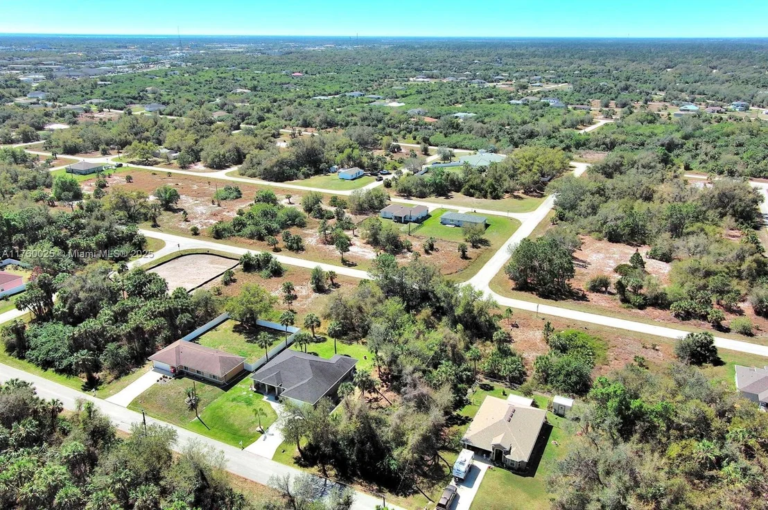 Photo of 205 Ferdon Cir